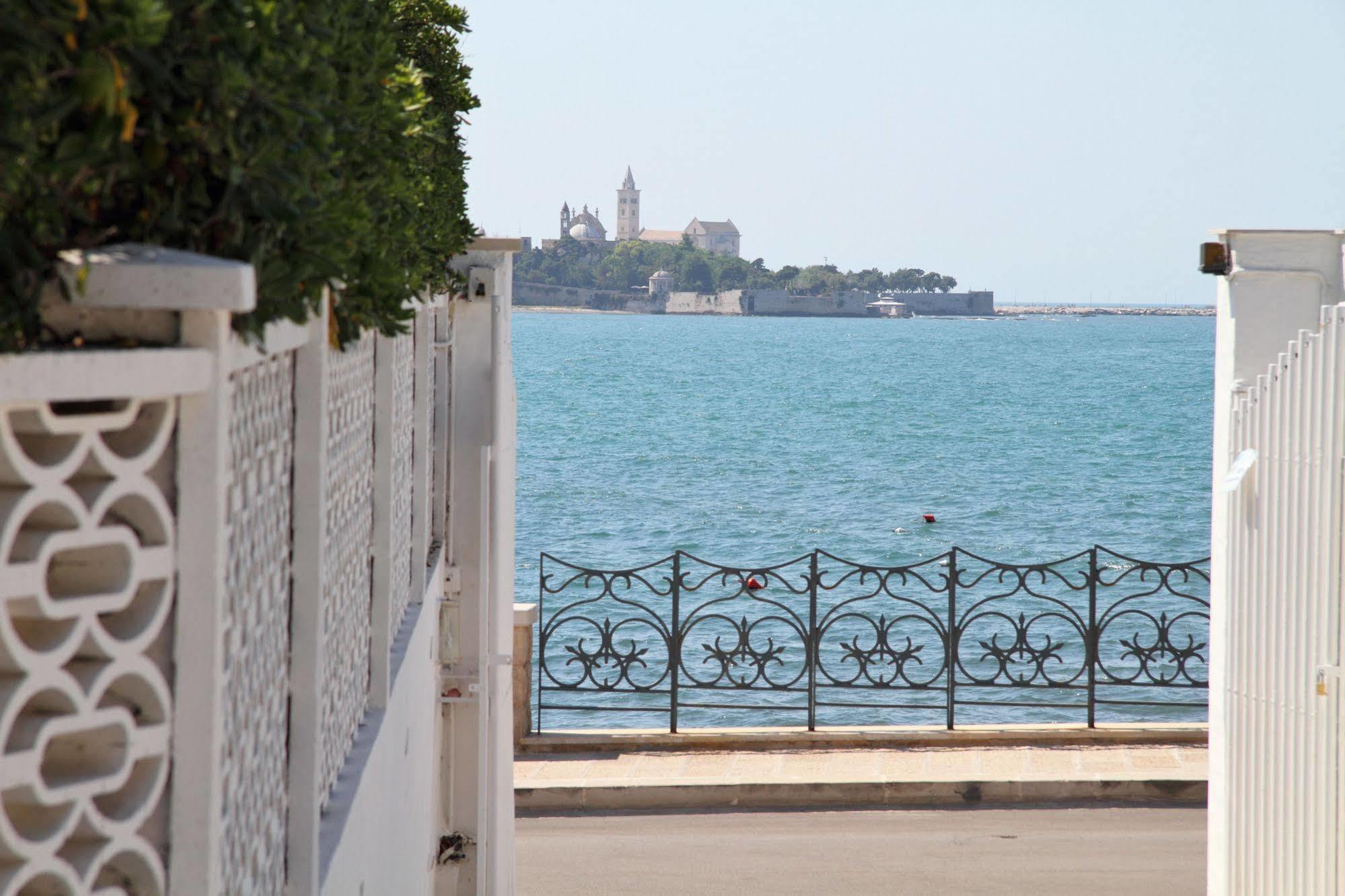 La Bella Trani - Suites And B&B المظهر الخارجي الصورة
